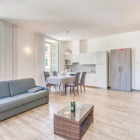 Apt. Luxury Britannia Apartamento Cadenabbia
